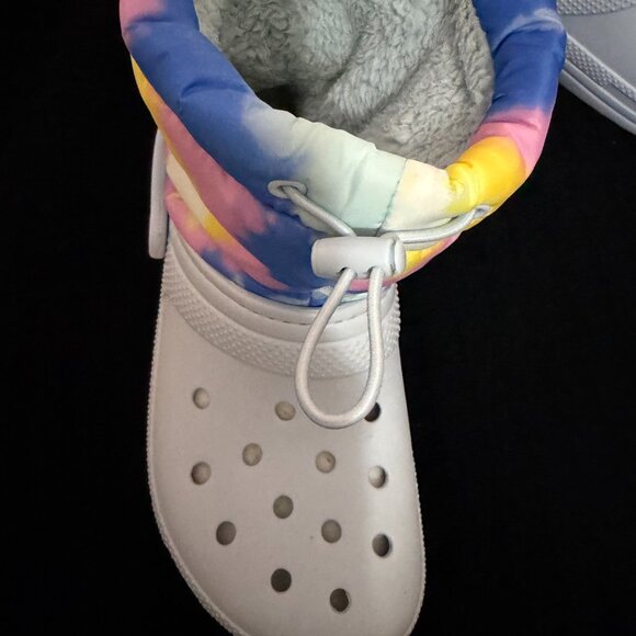 Crocs Classic Lined Neo Puff Tie Dye Boot (Light Blue) - Picture 9 of 9